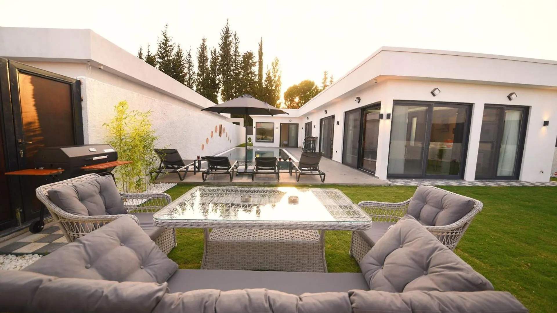 Villa Twin House 페티예 0*,