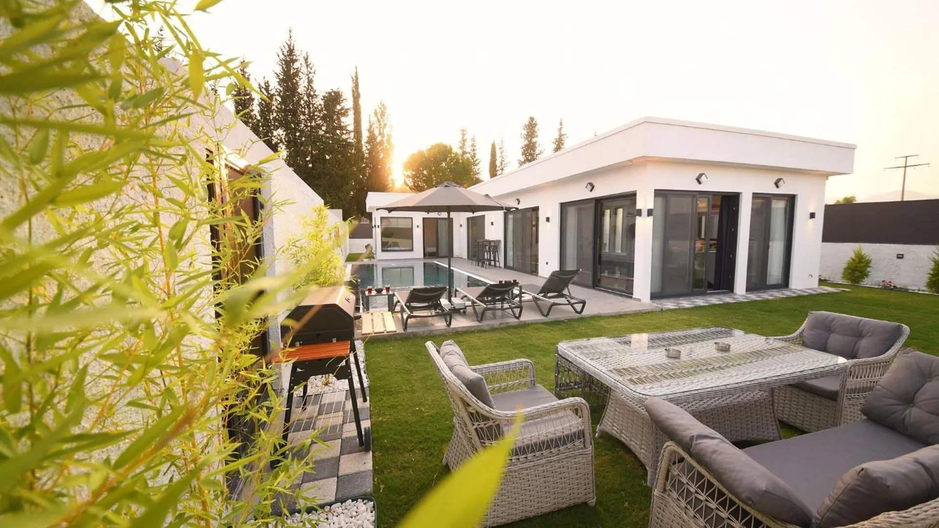 Villa Twin House 페티예